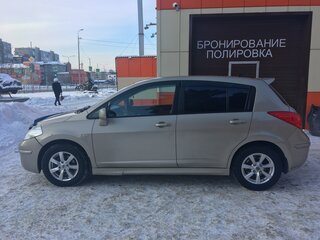 2012 Nissan Tiida I Рестайлинг, коричневый, 920000 рублей, вид 5