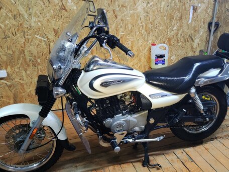 2023 Bajaj Avenger, белый, 240000 рублей, вид 2
