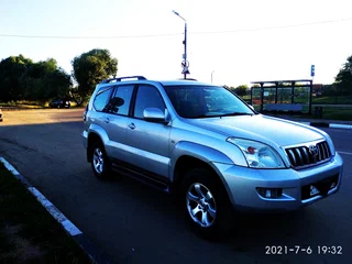 2007 Toyota Land Cruiser Prado 5-speed 120 Series Рестайлинг, серебристый, 1700000 рублей, вид 2