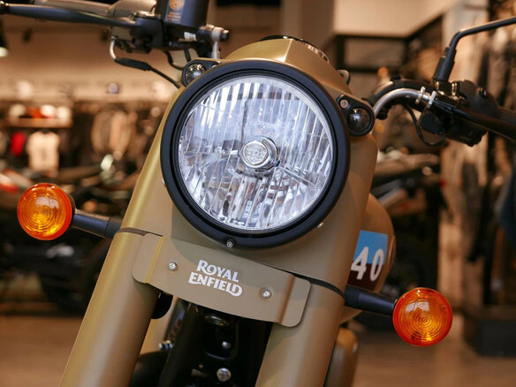 2024 Royal Enfield Classic 350, бежевый, 493000 рублей - вид 11