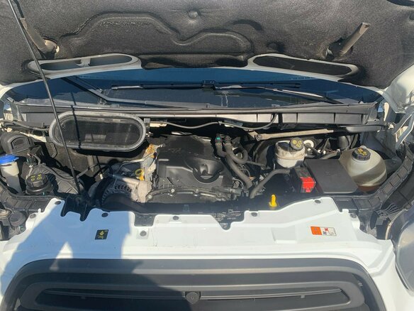 2018 Ford Transit, белый - вид 9