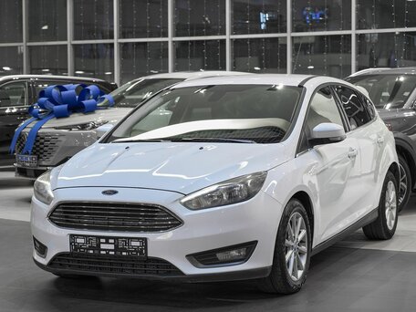 2015 Ford Focus III Рестайлинг, белый, 949000 рублей, вид 3