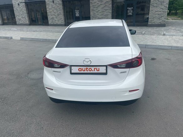 2018 Mazda 3 III (BM) Рестайлинг, белый, 1750000 рублей - вид 8