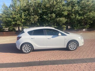 2012 Opel Astra J, белый, 650000 рублей, вид 3