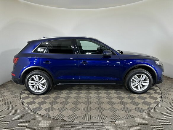 2021 Audi Q5 45 TFSI II (FY) Рестайлинг, синий, 4100000 рублей - вид 3