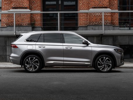 2025 Geely Monjaro I, серебристый, 3850000 рублей, вид 4