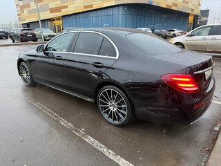 2017 Mercedes-Benz E-Класс 200 V (W213, S213, C238), чёрный, 3870000 рублей, вид 4
