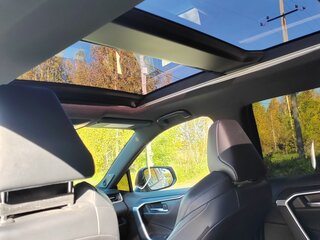 2020 Toyota RAV4 V (XA50), белый, 3570000 рублей, вид 4