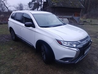 2018 Mitsubishi Outlander III Рестайлинг 3, белый, 2037716 рублей, вид 2