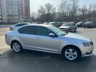 2018 Skoda Octavia III (A7) Рестайлинг, серебристый, 2222222 рублей, вид 4