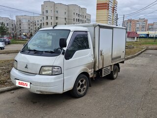 2003 Mitsubishi Delica, белый, 700000 рублей, вид 3