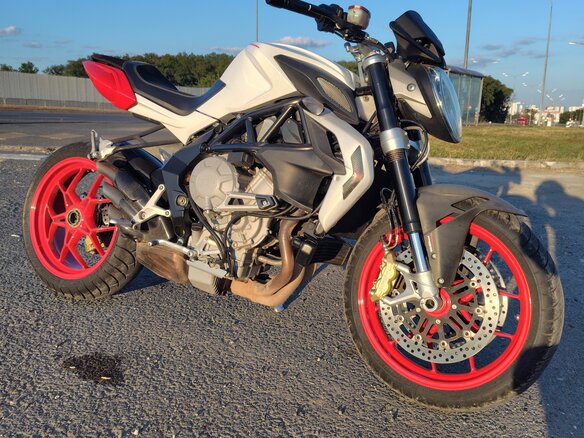 2014 MV Agusta Brutale 800, белый, 750000 рублей