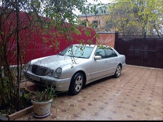 2001 Mercedes-Benz E-Класс 240 II (W210, S210) Рестайлинг, белый, 550000 рублей, вид 5