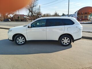 2013 Mitsubishi Outlander III, белый, 1200000 рублей, вид 4