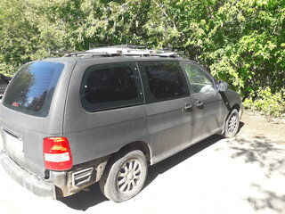 2004 Kia Carnival I Рестайлинг, чёрный, 250000 рублей, вид 2