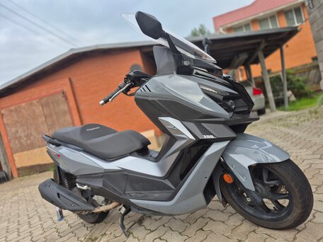 2023 Sym CRUiSYM a 300, серый, 505000 рублей, вид 1