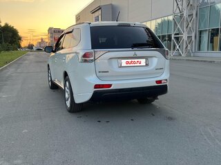 2013 Mitsubishi Outlander III, белый, 1850000 рублей, вид 5