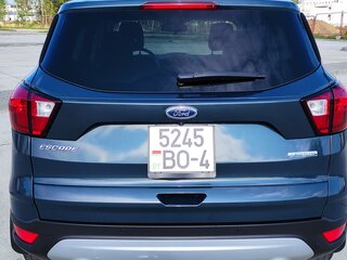 2019 Ford Escape III Рестайлинг, чёрный, 1650000 рублей, вид 5