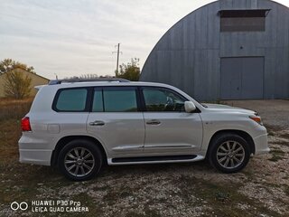 2011 Lexus LX 570 III, белый, 4500000 рублей, вид 3