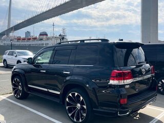 2020 Toyota Land Cruiser 200 Series Рестайлинг 2, чёрный, 10500000 рублей, вид 2