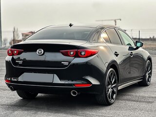 2021 Mazda 3 IV (BP), чёрный, 2000000 рублей, вид 4