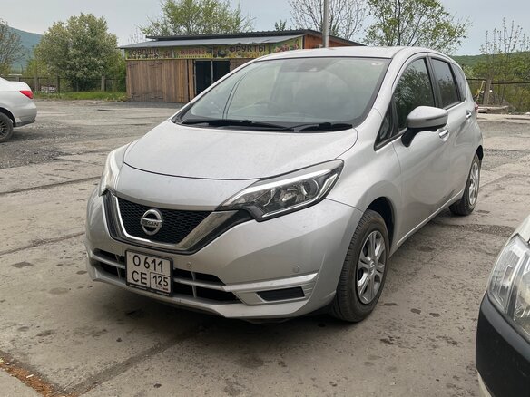 2019 Nissan Note II Рестайлинг, серебристый - вид 2