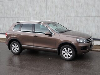 2014 Volkswagen Touareg II, коричневый, 2700000 рублей, вид 2