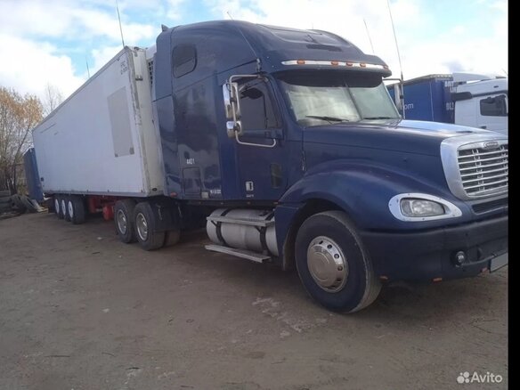 2003 Freightliner Columbia, синий, 2400000 рублей - вид 1