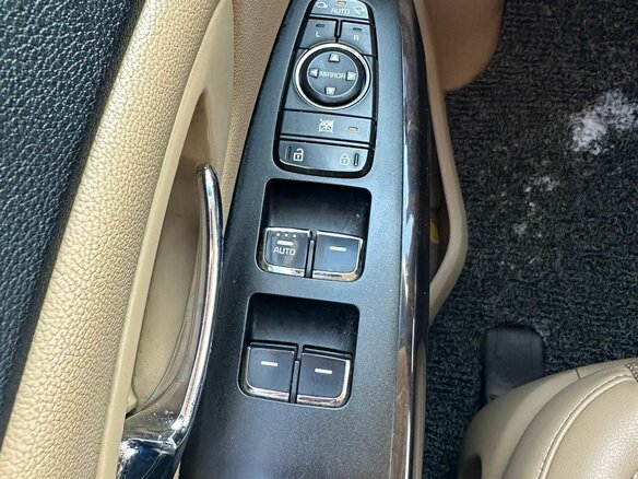 2018 Kia Carnival III, белый, 5000000 рублей - вид 20