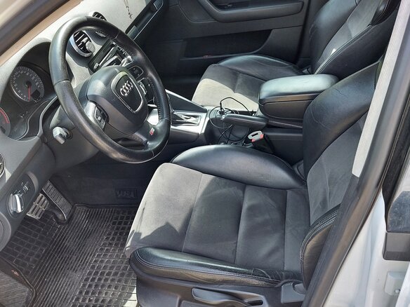 2011 Audi A3 II (8P) Рестайлинг 2, белый, 1010000 рублей - вид 8