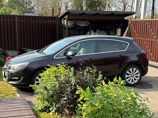 2014 Opel Astra J Рестайлинг, коричневый, 1290000 рублей, вид 2