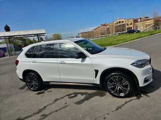 2014 BMW X5 25d III (F15), белый, 3000000 рублей, вид 3