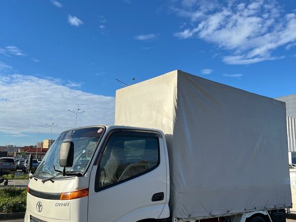 2001 Toyota Dyna, белый, 1650000 рублей - вид 1