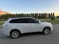 2013 Mitsubishi Outlander III, белый, 1850000 рублей - вид 2