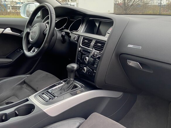 2013 Audi A5 I (8T) Рестайлинг, белый - вид 1