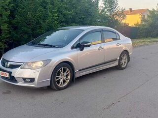 2011 Honda Civic VIII Рестайлинг, серебристый, 830000 рублей, вид 1