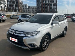 2018 Mitsubishi Outlander III Рестайлинг 3, белый, 2200000 рублей, вид 1
