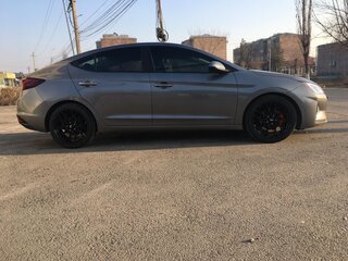 2019 Hyundai Elantra VI (AD) Рестайлинг, серый, 980000 рублей, вид 3