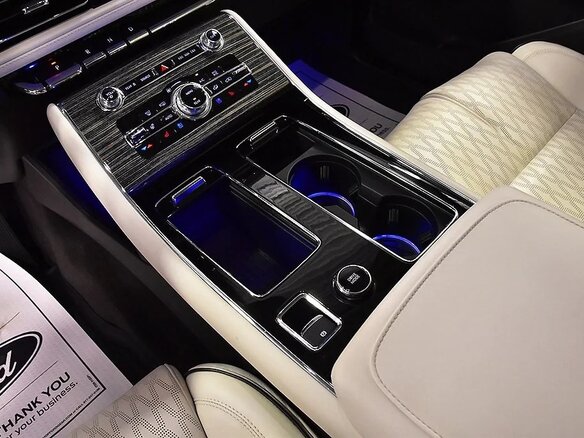 2022 Lincoln Aviator II, белый, 11223840 рублей - вид 14