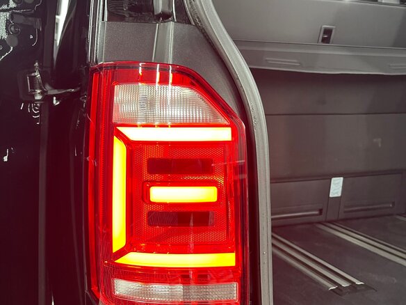 2019 Volkswagen Multivan T6, чёрный, 5800000 рублей - вид 9