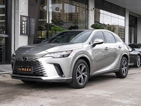 Lexus RX V