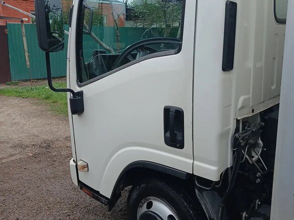 2015 Isuzu Elf (N-series), белый, 2100000 рублей - вид 6