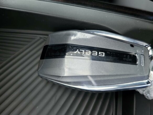 2026 Geely Coolray I Рестайлинг 2, фиолетовый, 2964990 рублей - вид 8