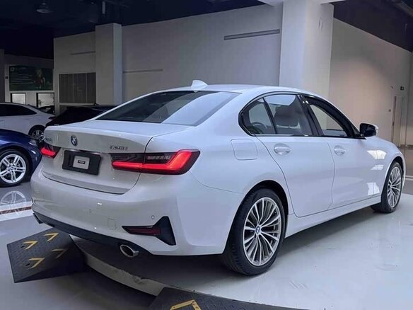 2022 BMW 3 серии 320i VII (G2x), белый, 2970000 рублей - вид 19