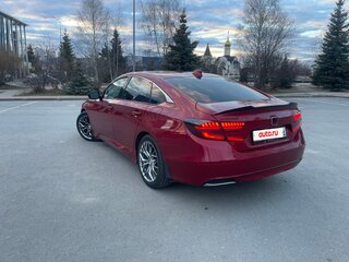 2017 Honda Accord X, красный, 1820000 рублей, вид 5