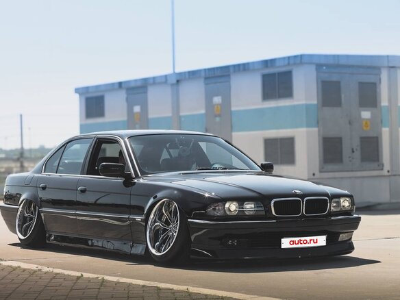 1995 BMW 7 серии 740i III (E38), серый, 1000000 рублей - вид 1