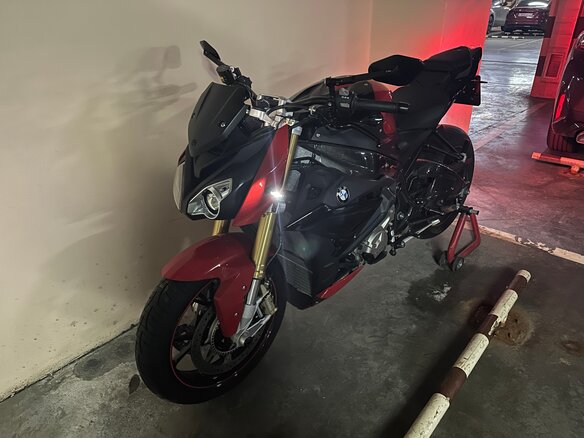2017 BMW S 1000 R, красный, 900000 рублей - вид 2