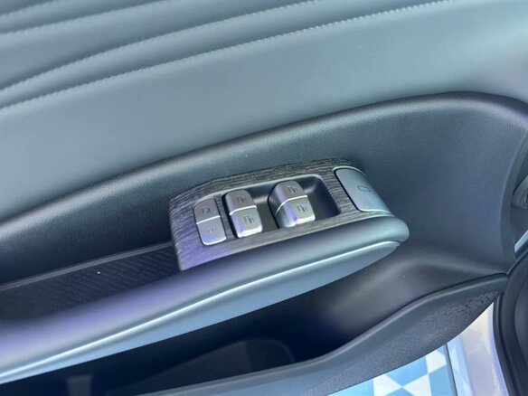 2026 Omoda C7, серебристый, 3466000 рублей - вид 8