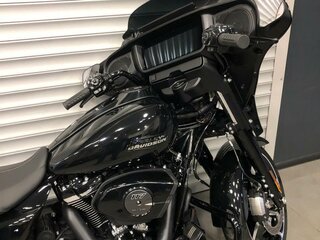 2025 Harley-Davidson Street Glide, чёрный, 4190000 рублей, вид 4