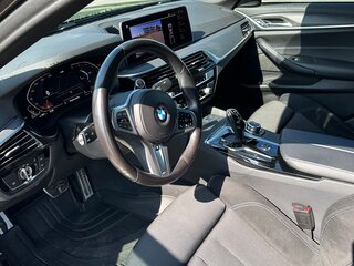 2022 BMW 5 серии 520d xDrive VII (G30/G31/G38) Рестайлинг, серый, 6500000 рублей, вид 5